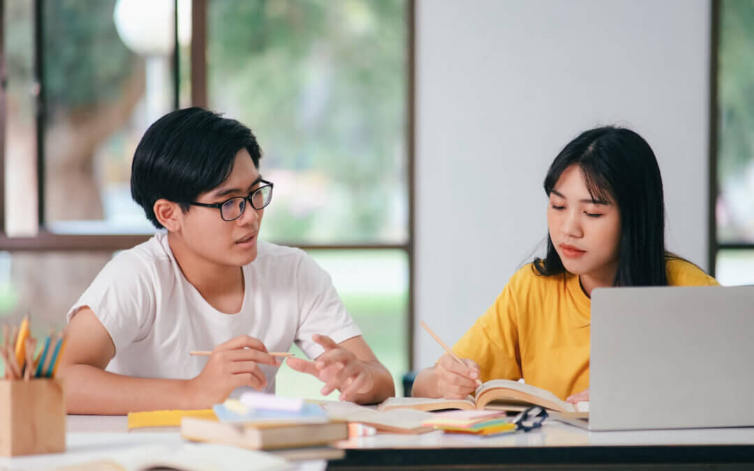 how to write a good college essay if you are boring