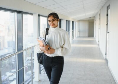 How Our Senior Mentors Help Students Find Their Hook in Business: Q&A with Ian