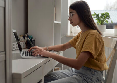 Insider Advice from Senior Mentor Kelly: How to Wow Admissions Officers with Your Common App Essay
