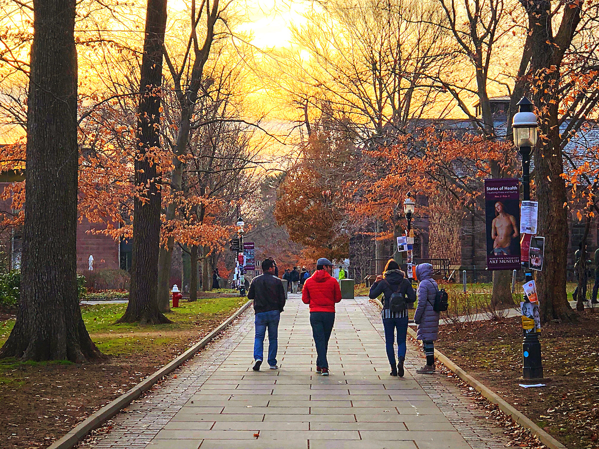 students on a college visit on a college tour in the fall
